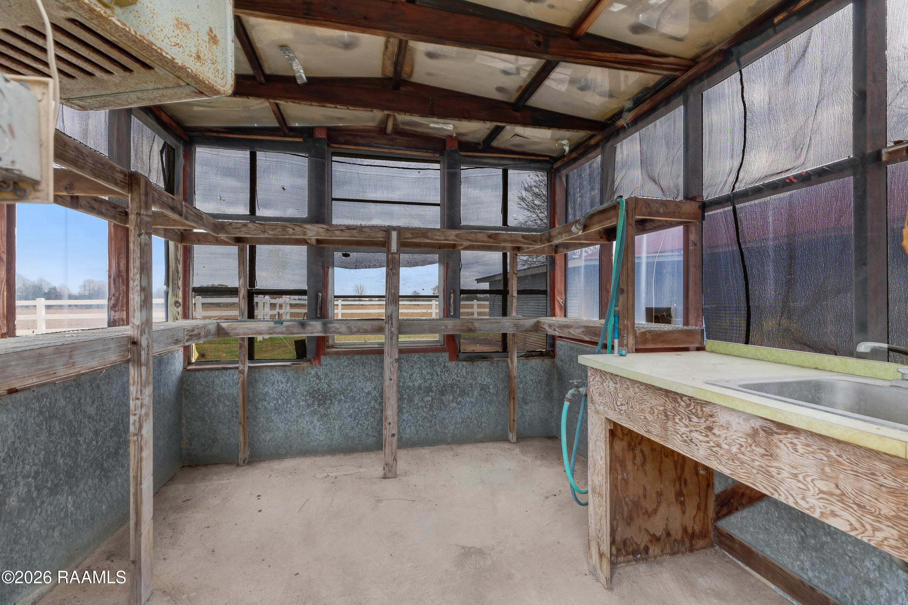 3672 Highway 3043 Opelousas, LA 70570 - Photo 24 of 37 Greenhouse interior