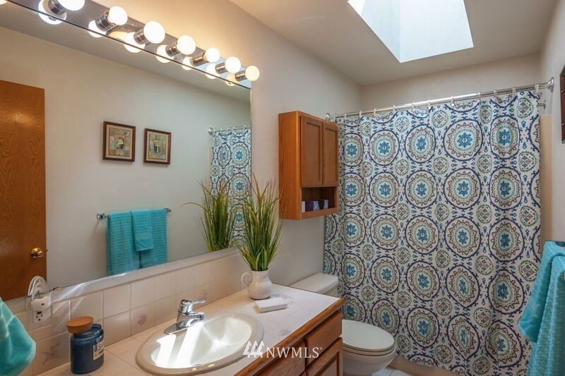 4429 Shellridge Road Northwest Olympia, WA 98502 - Photo 13 of 25 Gallery Image 13