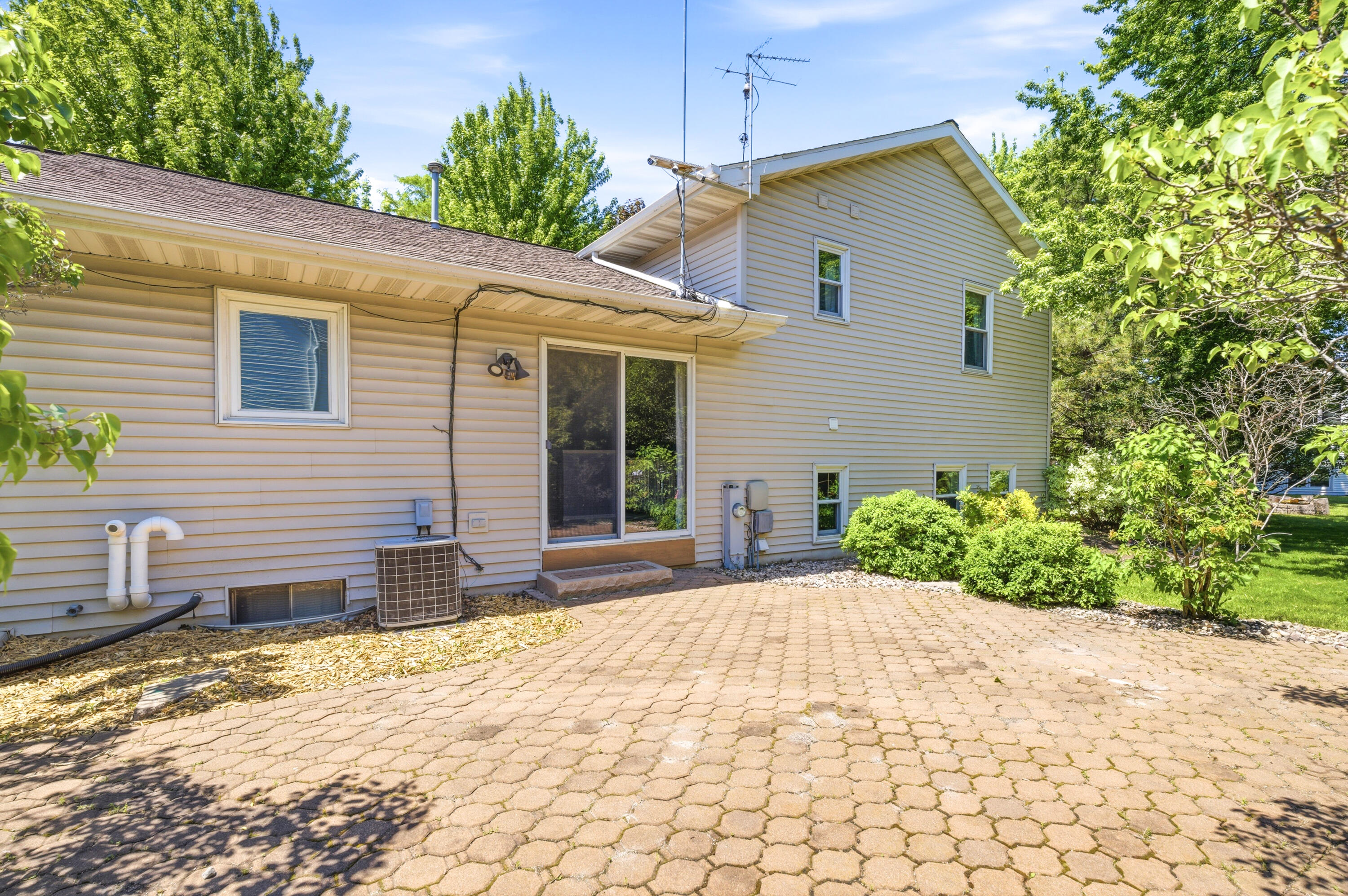 271 Southview Road Fond du Lac, WI 54935 - Photo 39 of 43 Photo-34 (8)