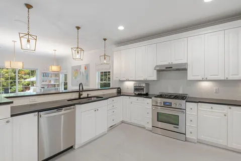 $2,695,000 | 47 Cooper Lane, Southampton, NY 11968