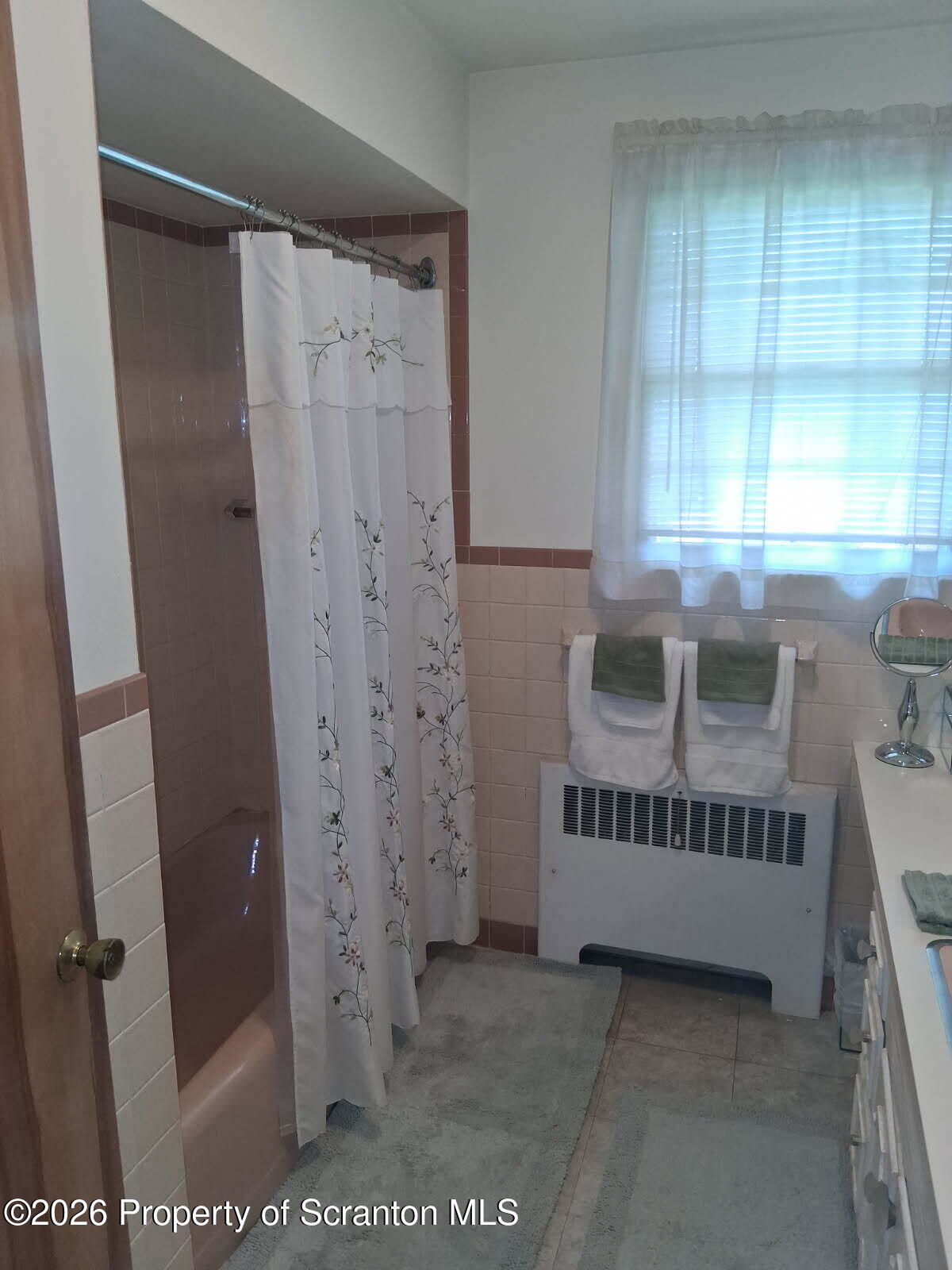 5 Monarch Road Wilkes Barre, PA 18706 - Photo 28 of 35 a bathroom with a bathtub and a shower