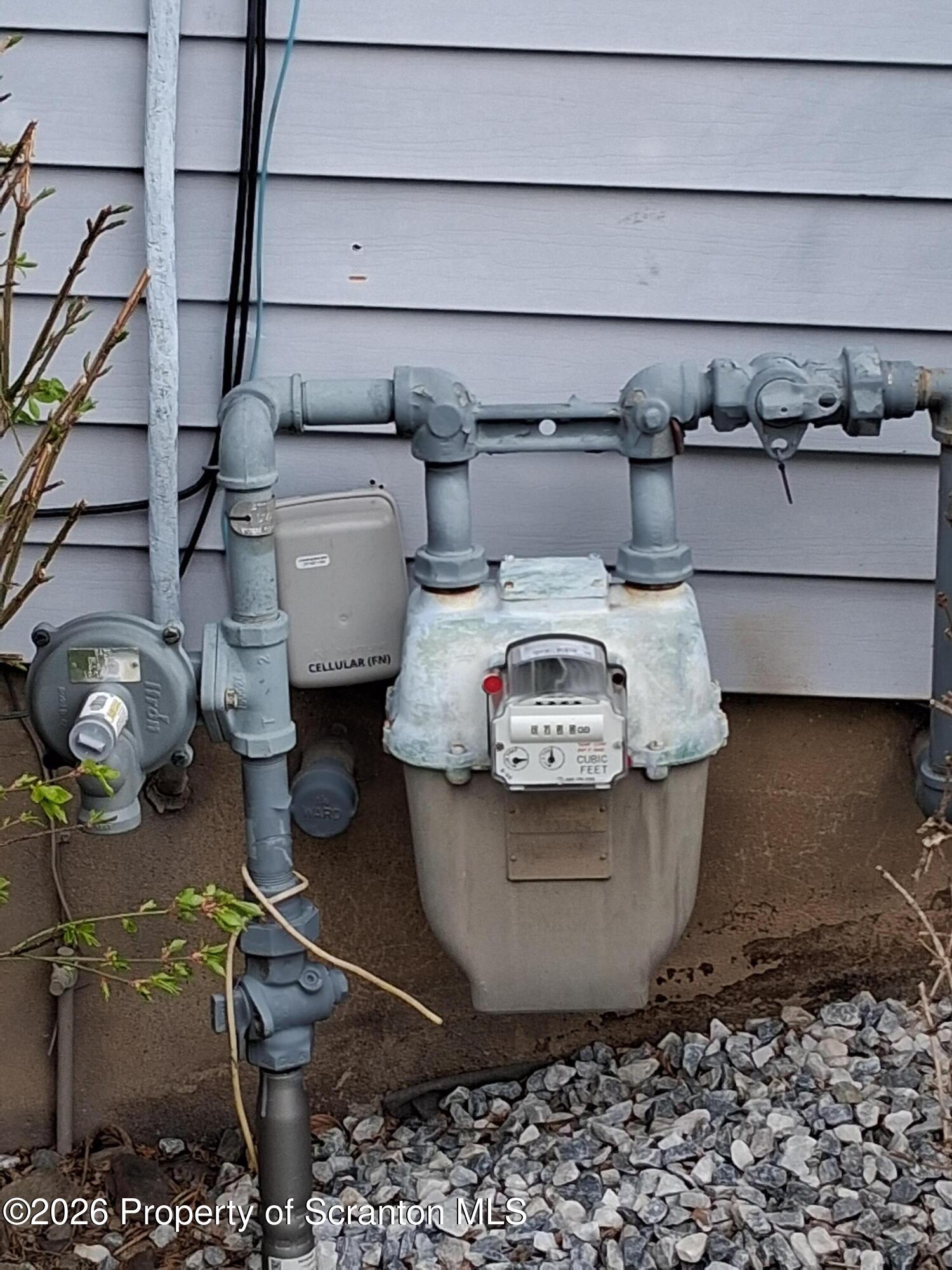 5 Monarch Road Wilkes Barre, PA 18706 - Photo 35 of 35 a close view of light