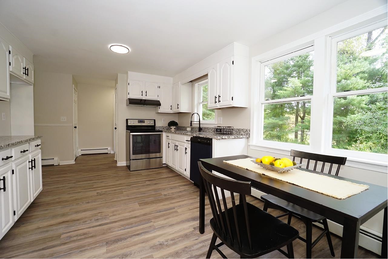 4 Chase Road Sandown, NH 03873 - Photo 13 of 45
