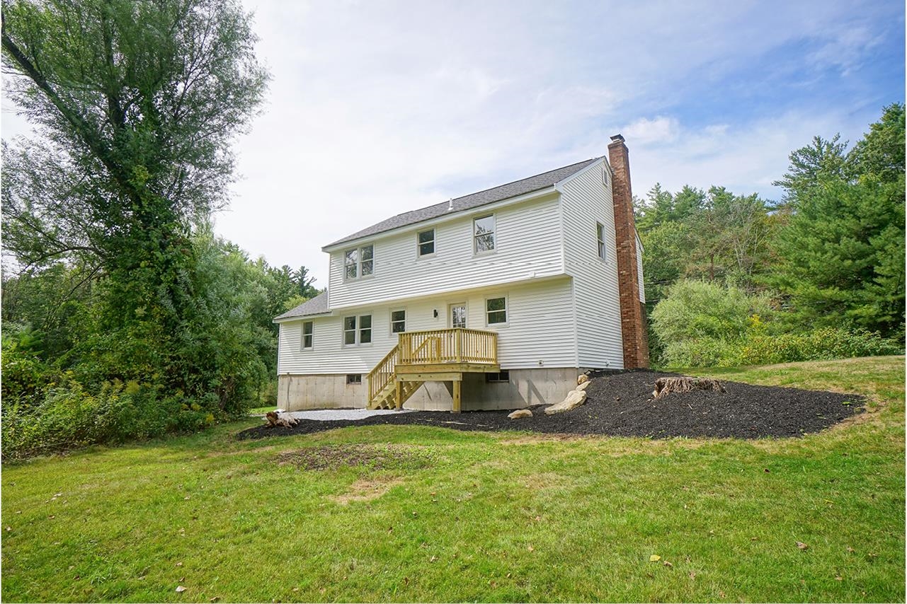 4 Chase Road Sandown, NH 03873 - Photo 3 of 45