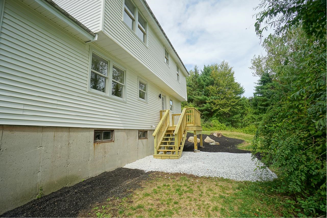 4 Chase Road Sandown, NH 03873 - Photo 43 of 45