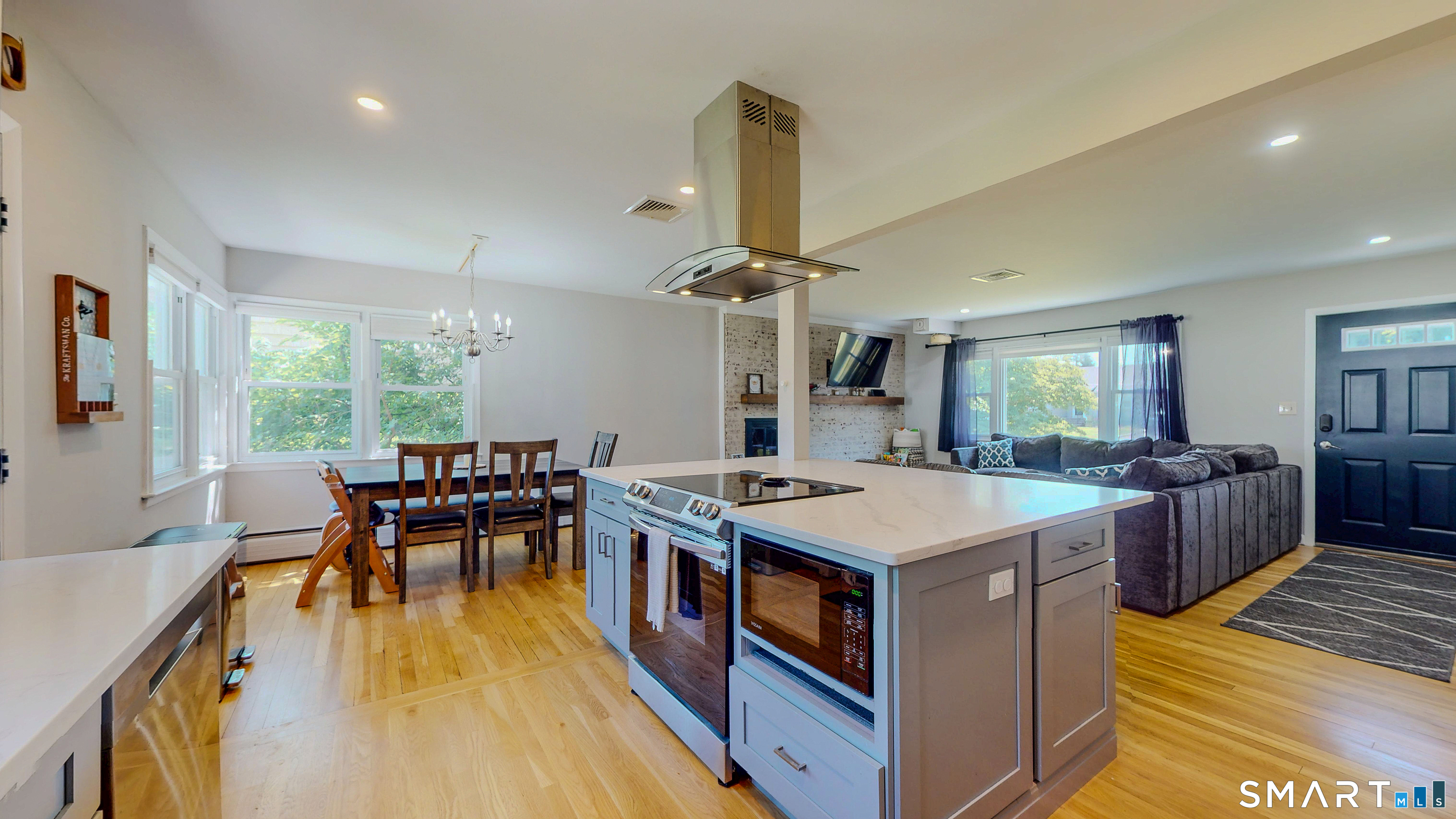 347 Edison Road Trumbull, CT 06611 - Photo 14 of 38
