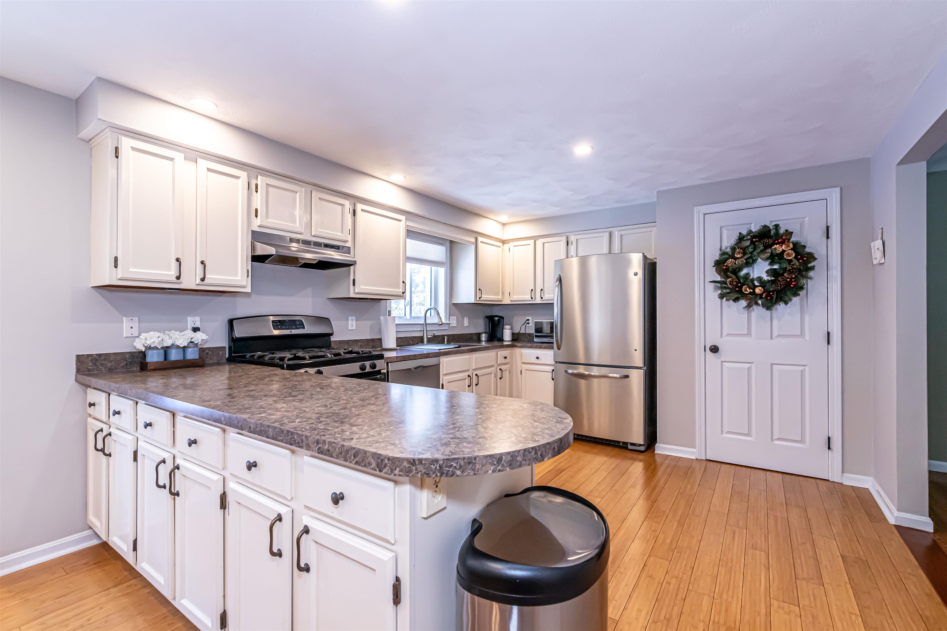 3 Sycamore Lane Merrimack, NH 03054 - Photo 9 of 39