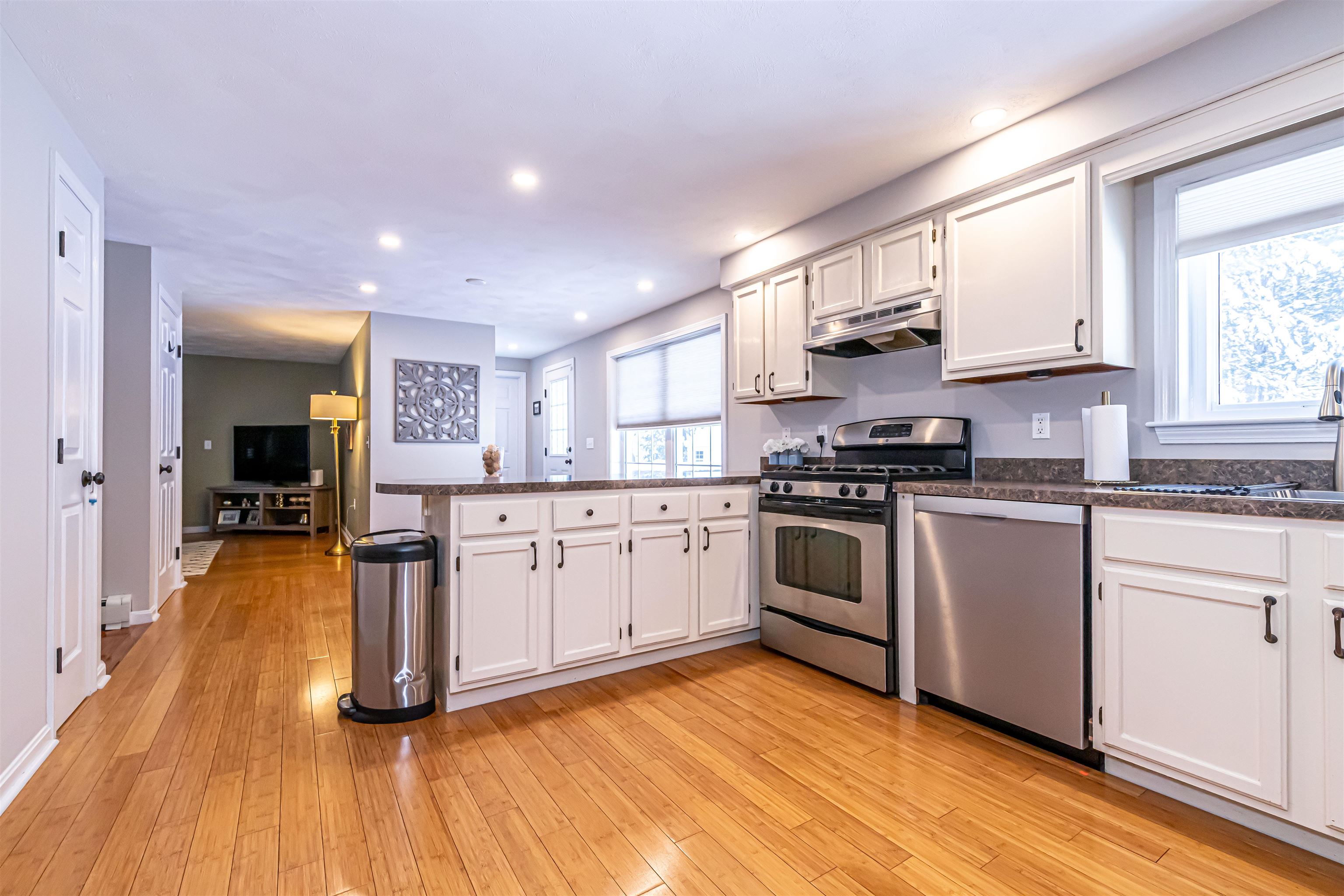 3 Sycamore Lane Merrimack, NH 03054 - Photo 10 of 39