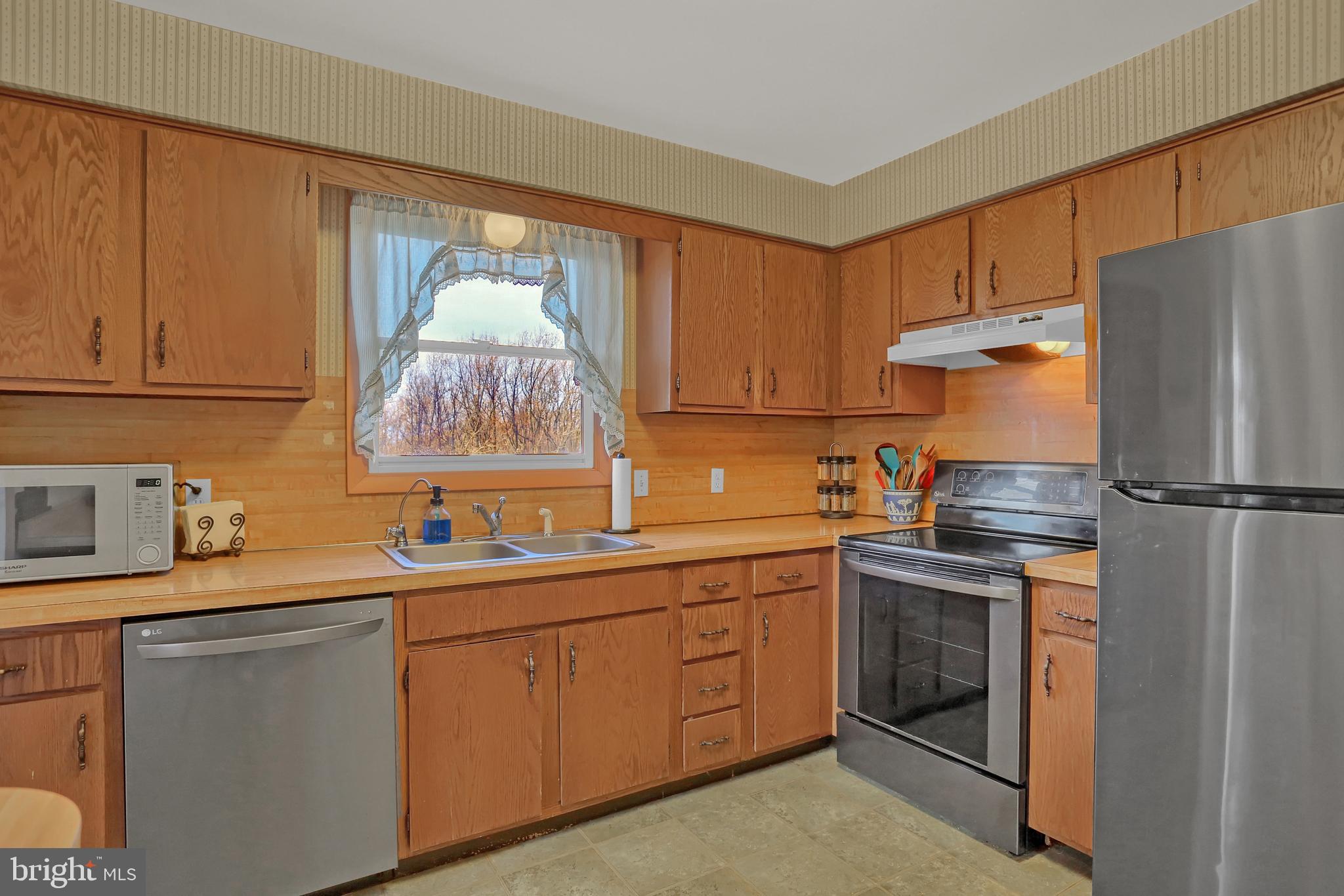 5323 Lehman Road Spring Grove, PA 17362 - Photo 14 of 29 Gallery Image 14