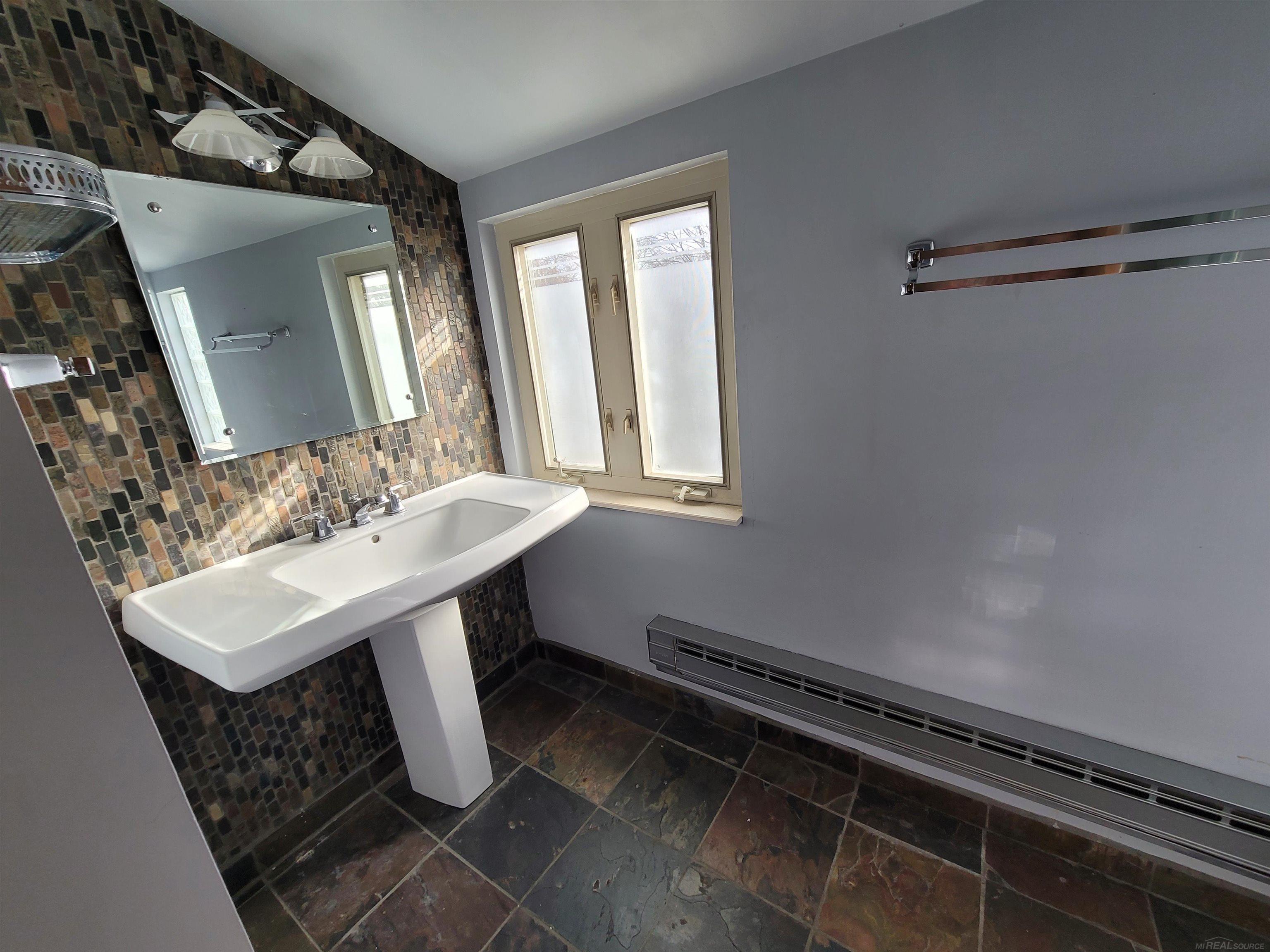 831 Roslyn Road Grosse Pointe, MI 48236 - Photo 41 of 46