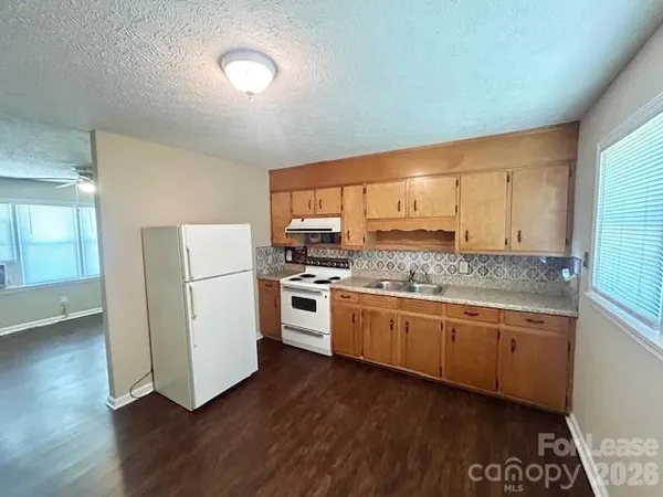 $1,000 | 3462 Smokehouse Court, Unit 9, Lenoir, NC 28645