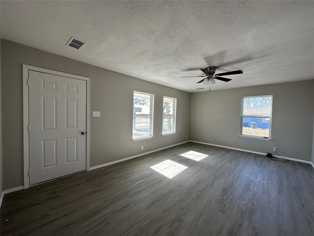 717 East Lamberth Road Sherman, TX 75090 - Photo 3 of 9