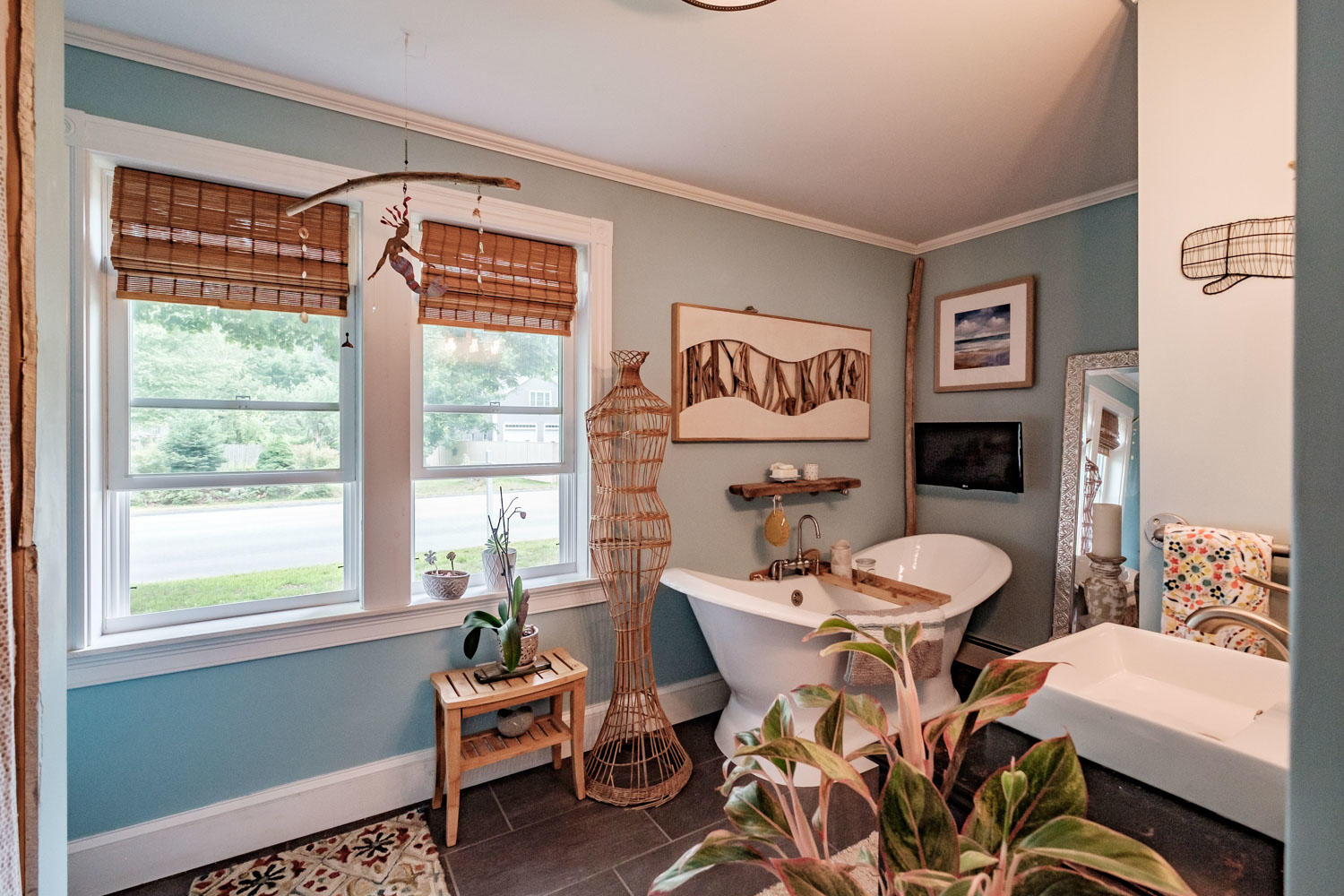 256 Middle Road Falmouth, ME 04105 - Photo 9 of 31 Ensuite bathroom