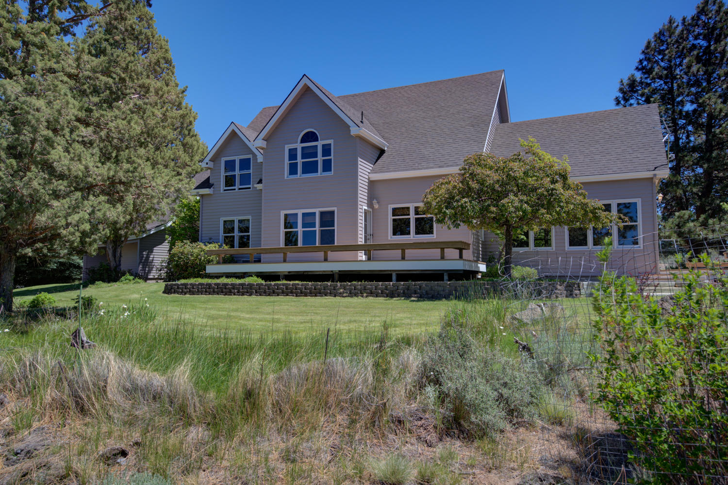 22052 Banff Drive Bend, OR 97702 - Photo 23 of 31 23_rear