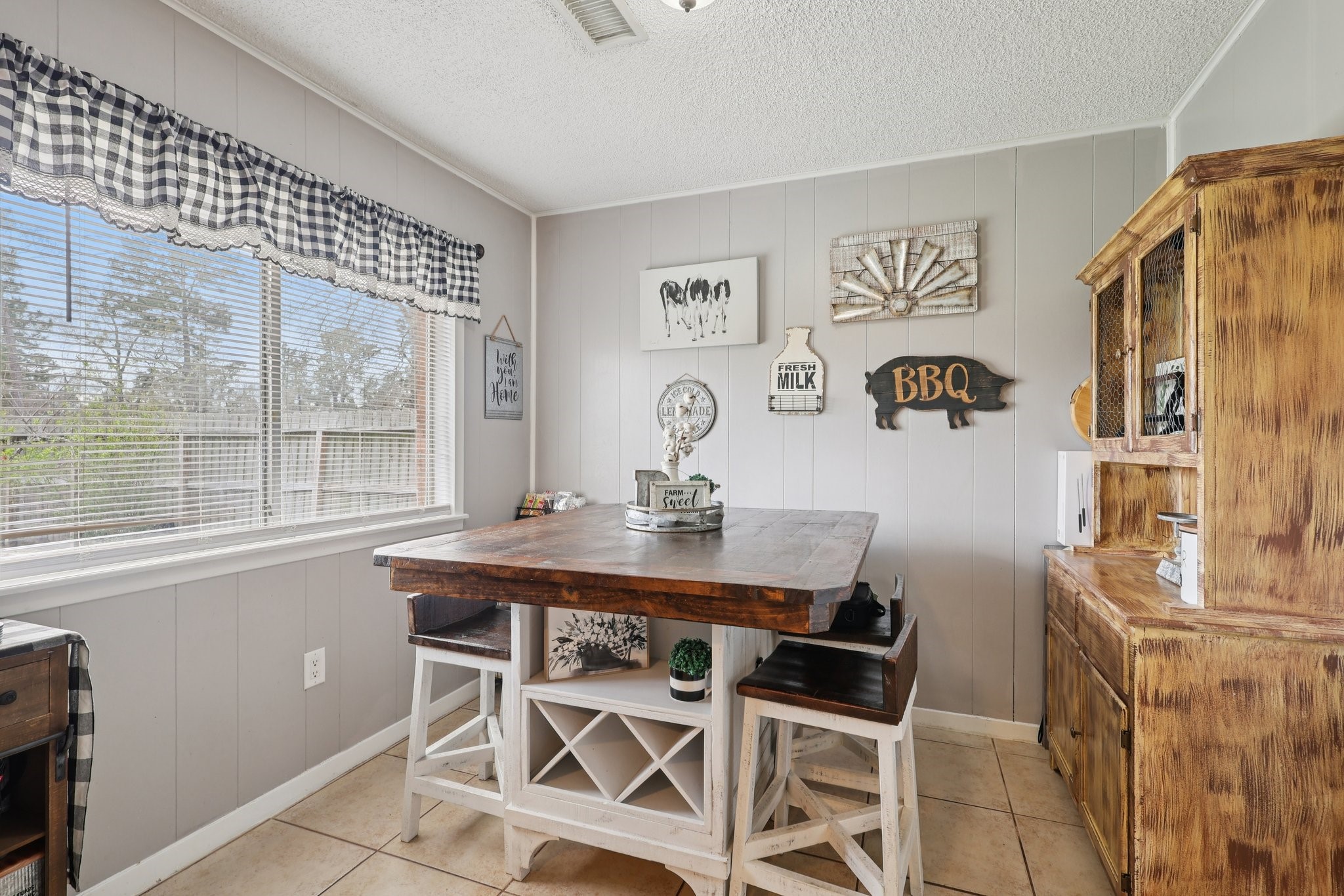100 Montrose Circle Conroe, TX 77301 - Photo 12 of 27