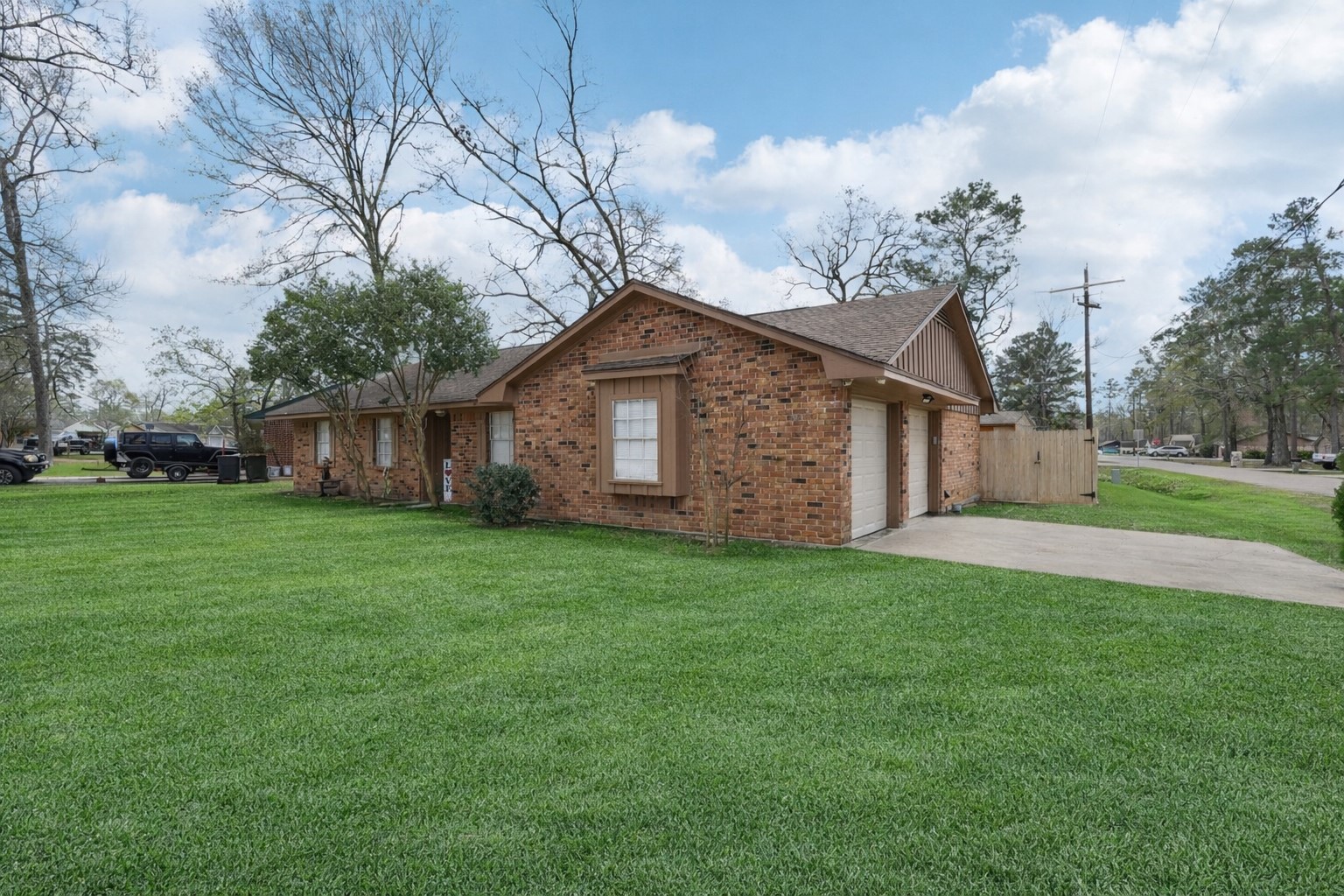 100 Montrose Circle Conroe, TX 77301 - Photo 3 of 27 Grass has been digitally enhanced to show potential