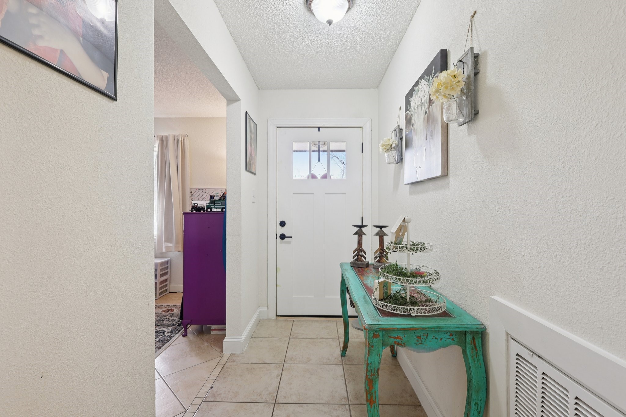 100 Montrose Circle Conroe, TX 77301 - Photo 5 of 27 Entry way