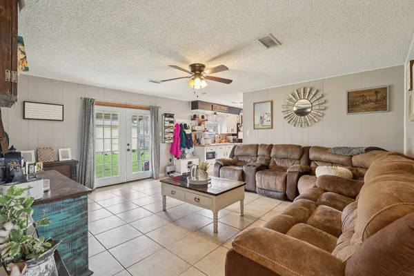 $215,000 | 100 Montrose Circle, Conroe, TX 77301