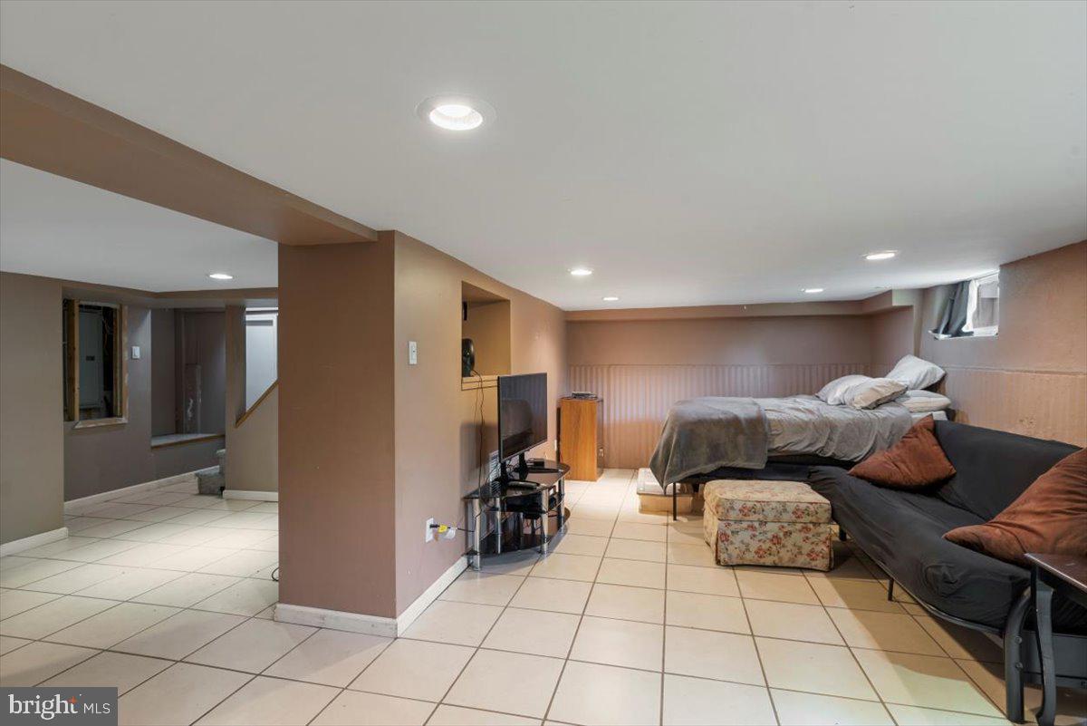 220 East Manoa Road Havertown, PA 19083 - Photo 23 of 25