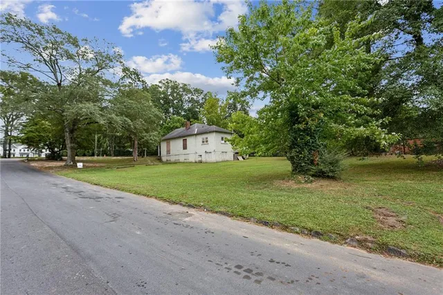 $500,000 | 2102 Bolton Road Northwest, Atlanta, GA 30318