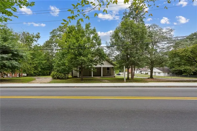 $500,000 | 2102 Bolton Road Northwest, Atlanta, GA 30318