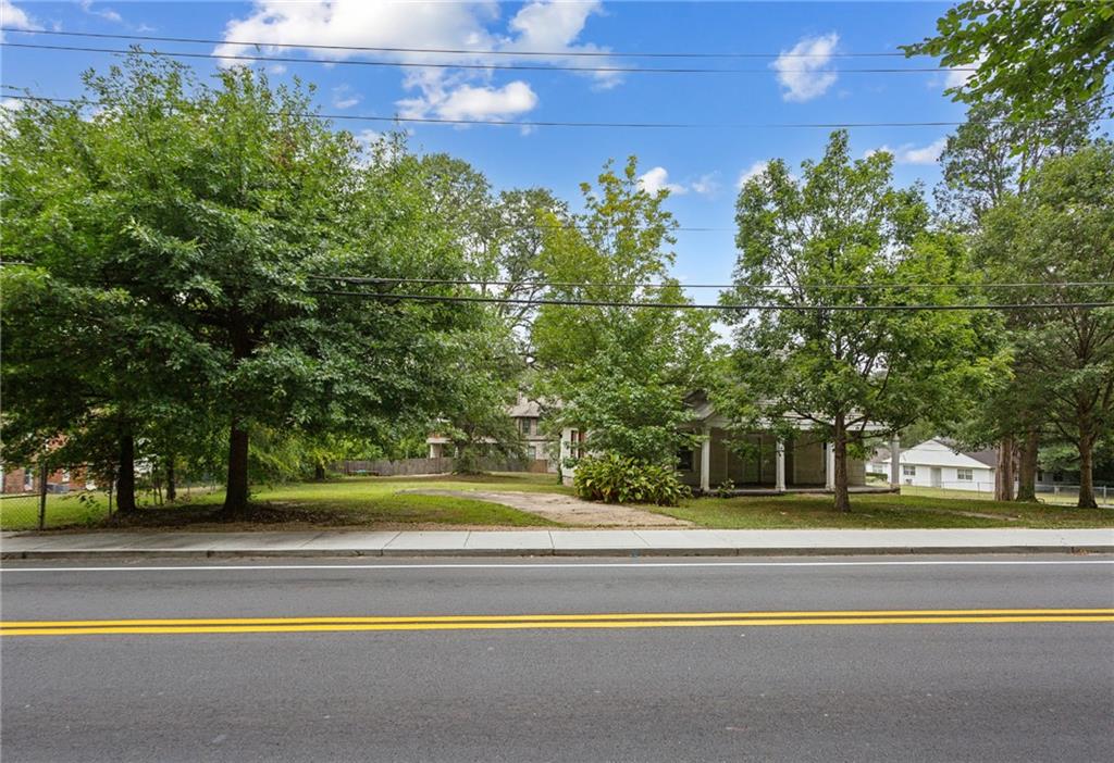 2102 Bolton Road Northwest Atlanta, GA 30318 - Photo 16 of 20