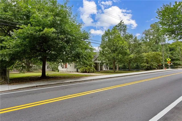 $500,000 | 2102 Bolton Road Northwest, Atlanta, GA 30318