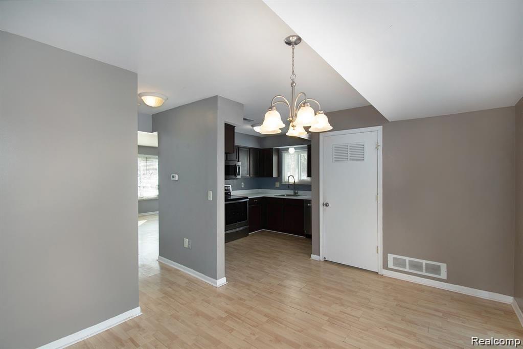 1622 Rivers Edge Rochester Hills, MI 48307 - Photo 15 of 23
