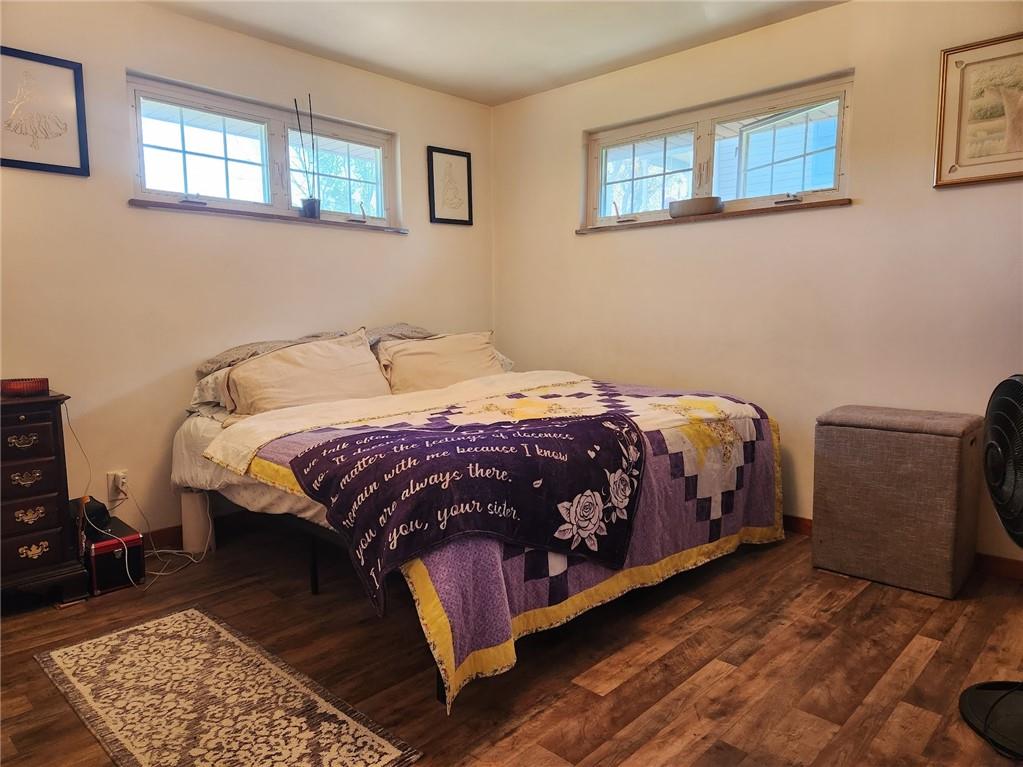 482 Walnut Street Springdale, PA 15144 - Photo 13 of 30 Primary bedroom