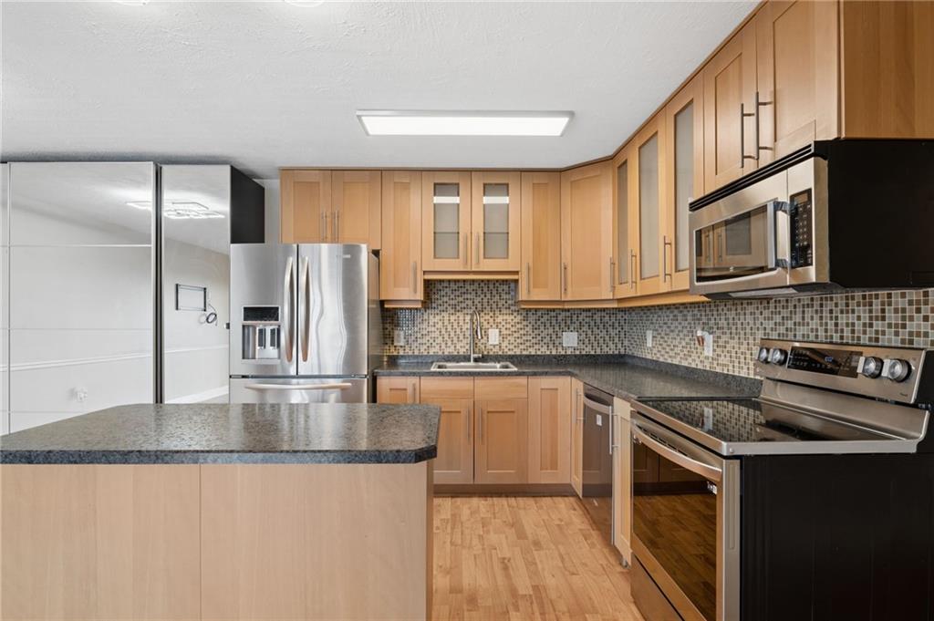 5600 Munhall Road, Unit 905 Pittsburgh, PA 15217 - Photo 7 of 36