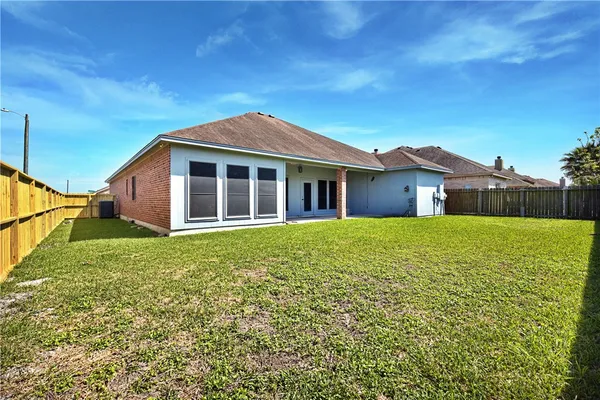 a view of a pathway of a house