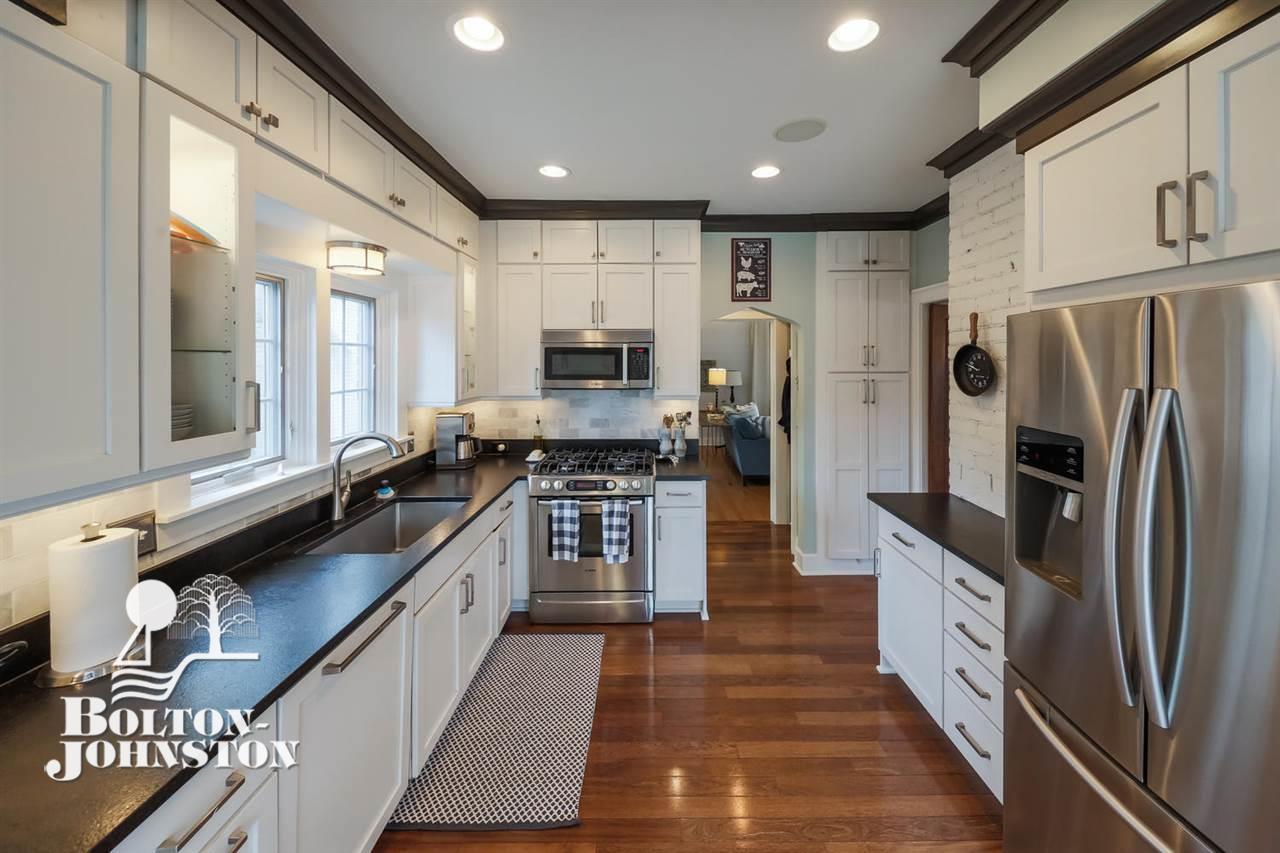 278 Moran Road Grosse Pointe, MI 48236 - Photo 9 of 31 Awesome Kitchen