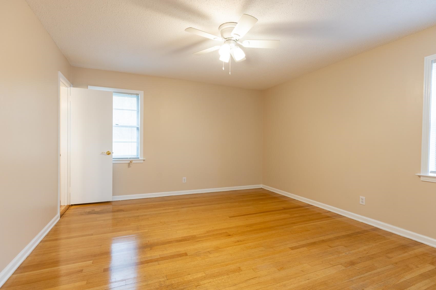 1820 West Holmes Road Memphis, TN 38109 - Photo 14 of 25 a view of an empty room
