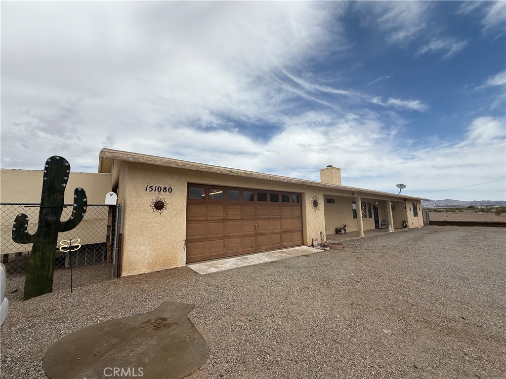 a front view of house with yard