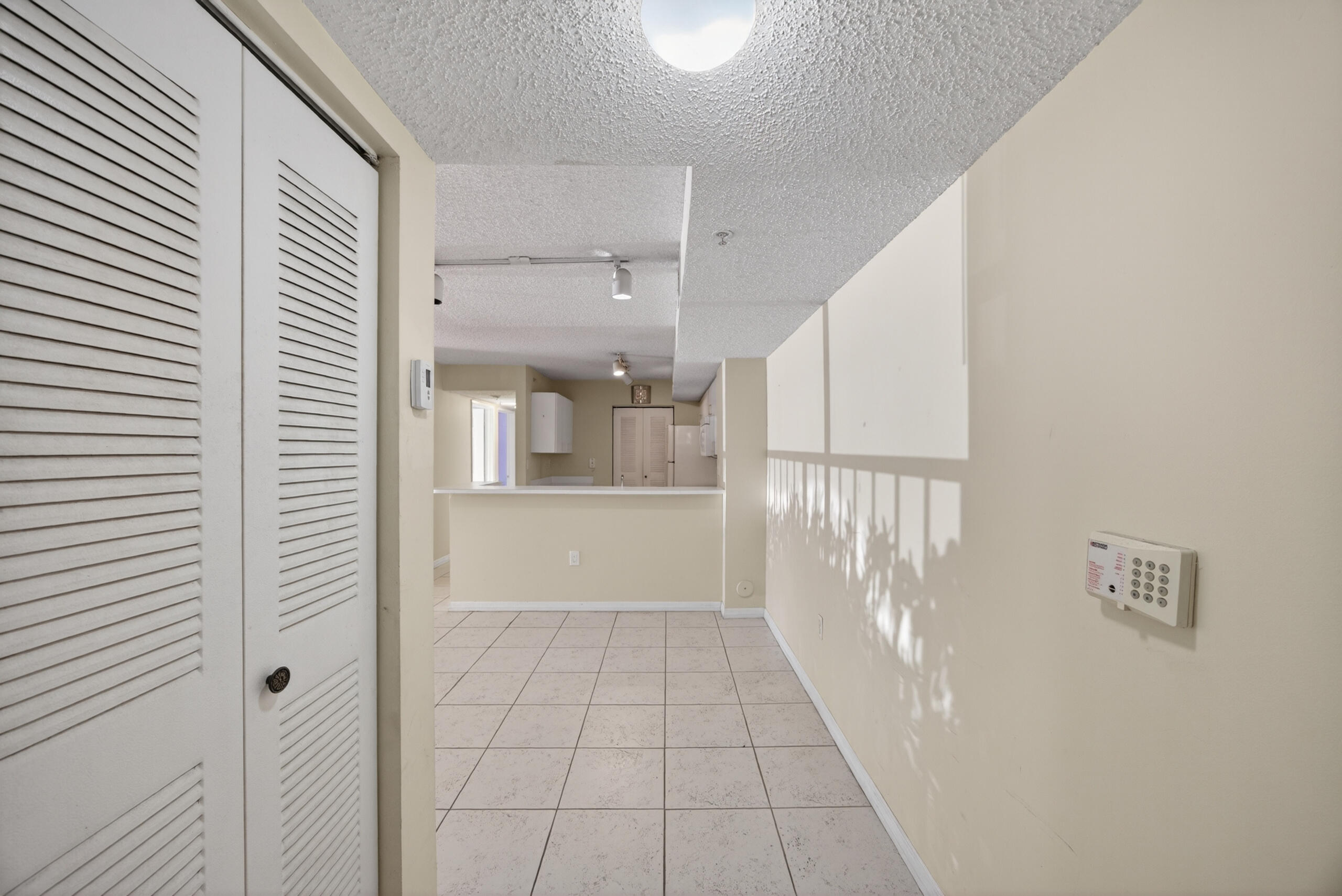 3844 Lyons Road, Unit 1014 Pompano Beach, FL 33073 - Photo 13 of 40 3844 Lyons Rd #101_Pics_13_Arturo Ruesta