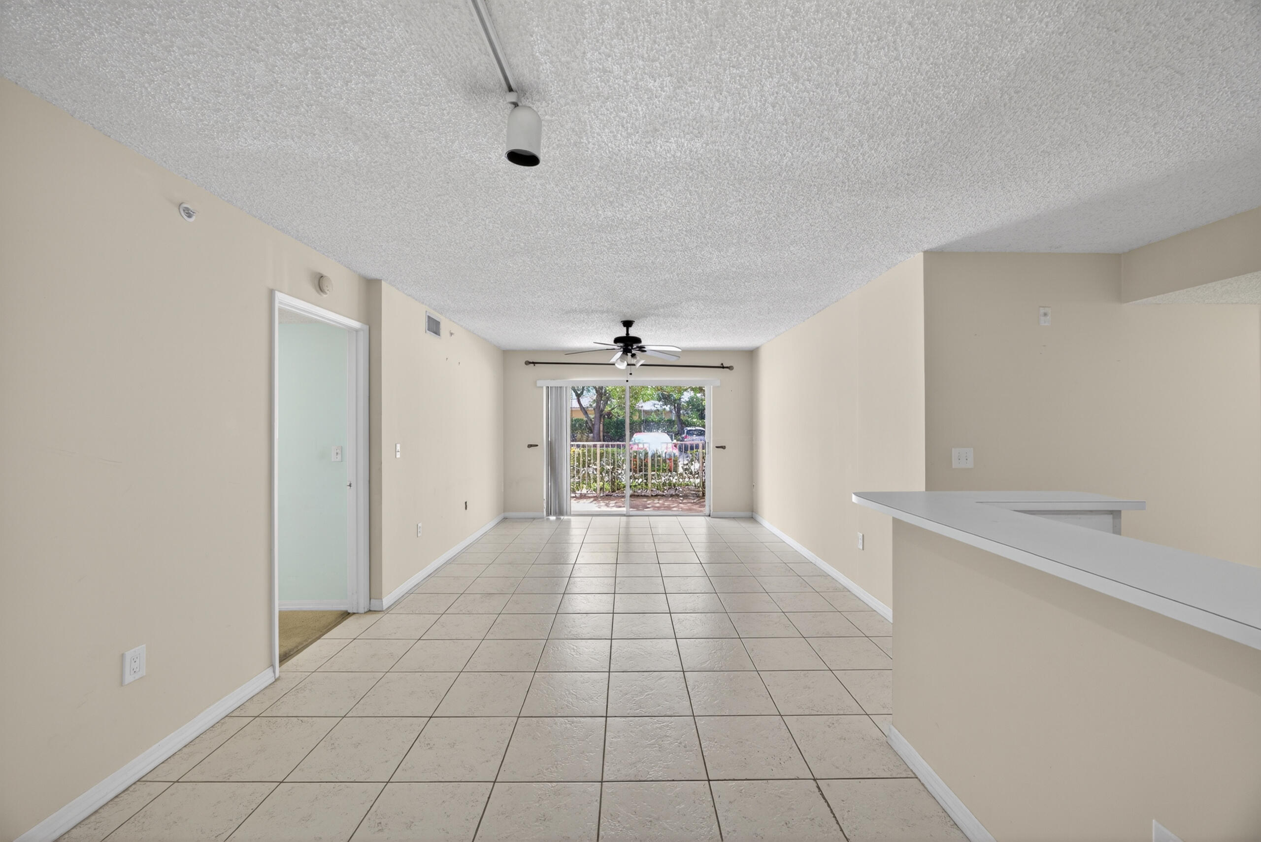 3844 Lyons Road, Unit 1014 Pompano Beach, FL 33073 - Photo 15 of 40 3844 Lyons Rd #101_Pics_15_Arturo Ruesta