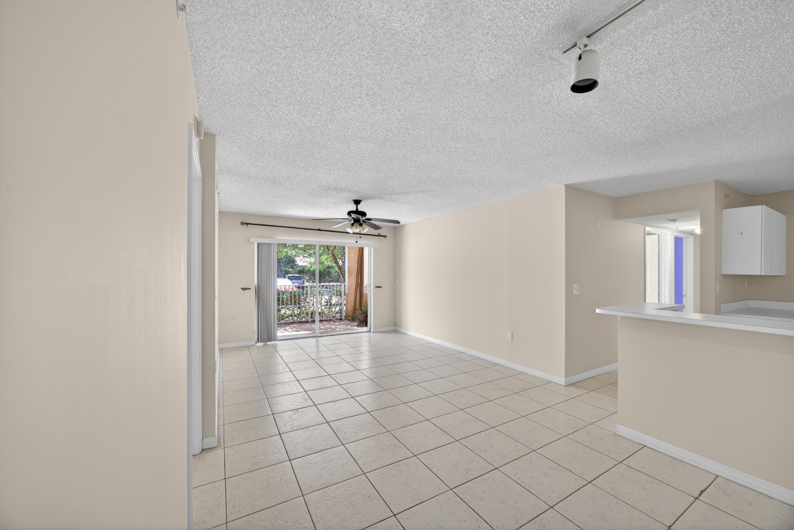 3844 Lyons Road, Unit 1014 Pompano Beach, FL 33073 - Photo 16 of 40 3844 Lyons Rd #101_Pics_16_Arturo Ruesta