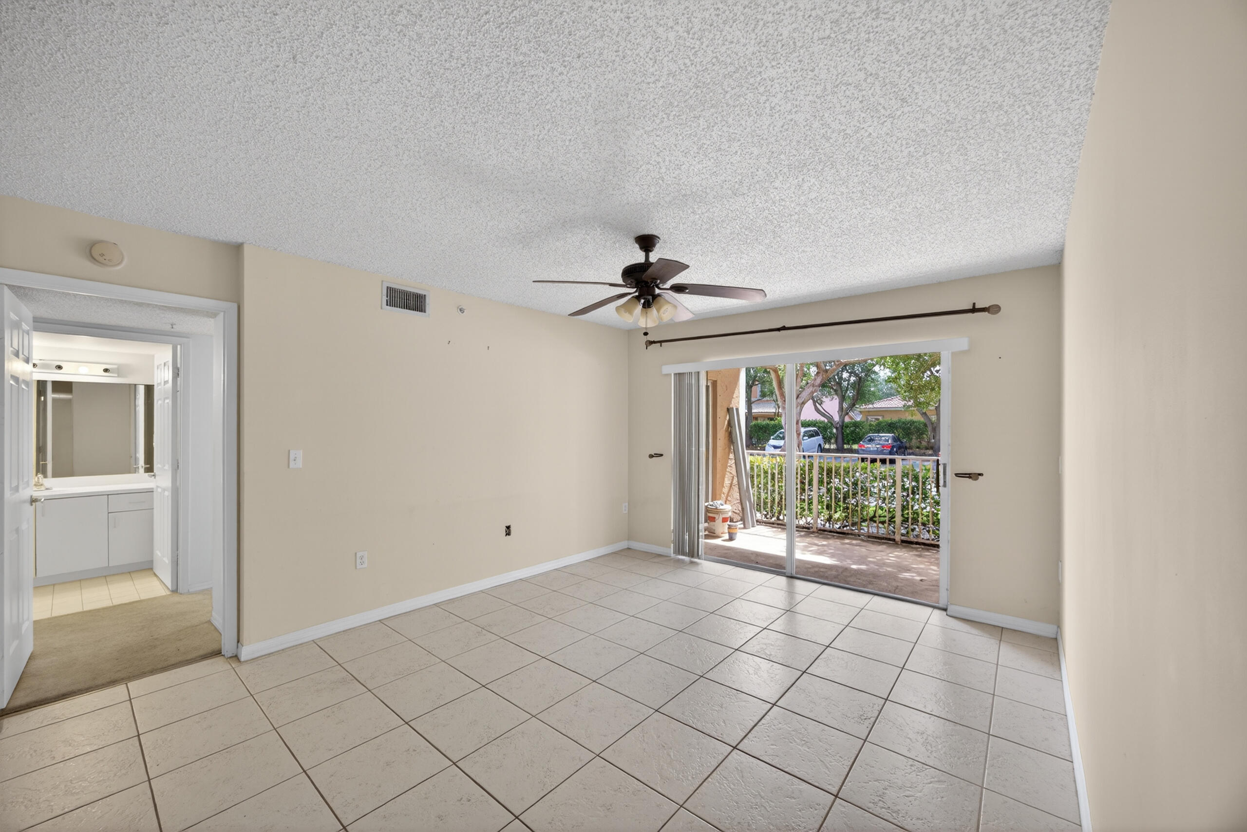 3844 Lyons Road, Unit 1014 Pompano Beach, FL 33073 - Photo 21 of 40 3844 Lyons Rd #101_Pics_21_Arturo Ruesta