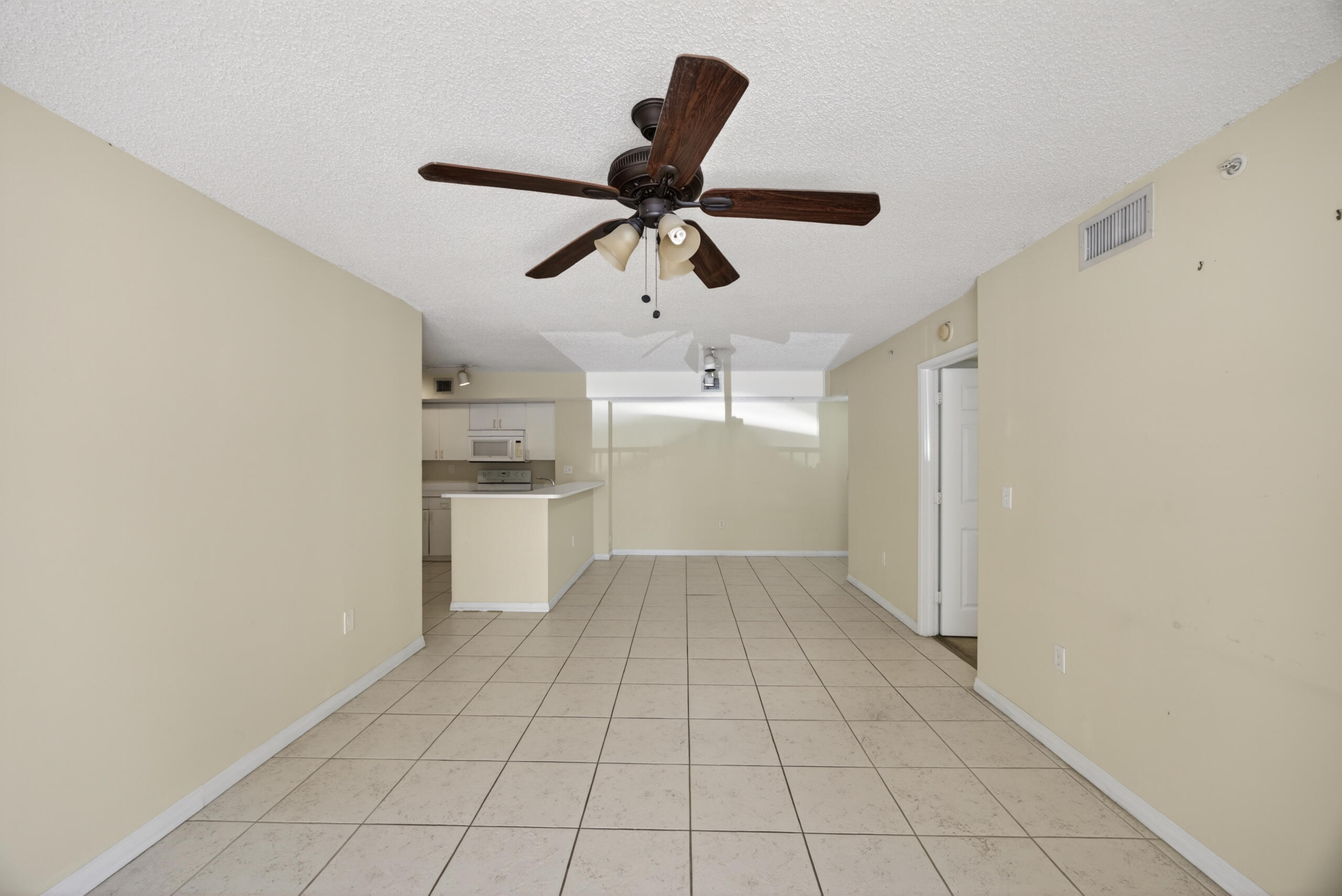 3844 Lyons Road, Unit 1014 Pompano Beach, FL 33073 - Photo 22 of 40 3844 Lyons Rd #101_Pics_22_Arturo Ruesta