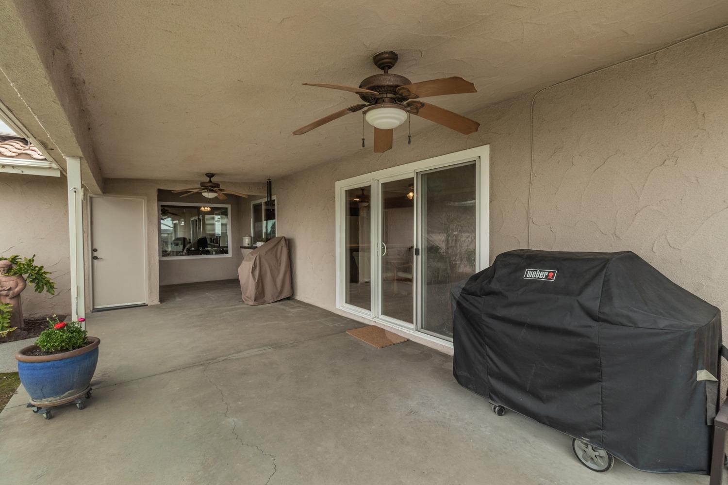 6233 South Armstrong Avenue Fowler, CA 93625 - Photo 23 of 30 a living room with furniture