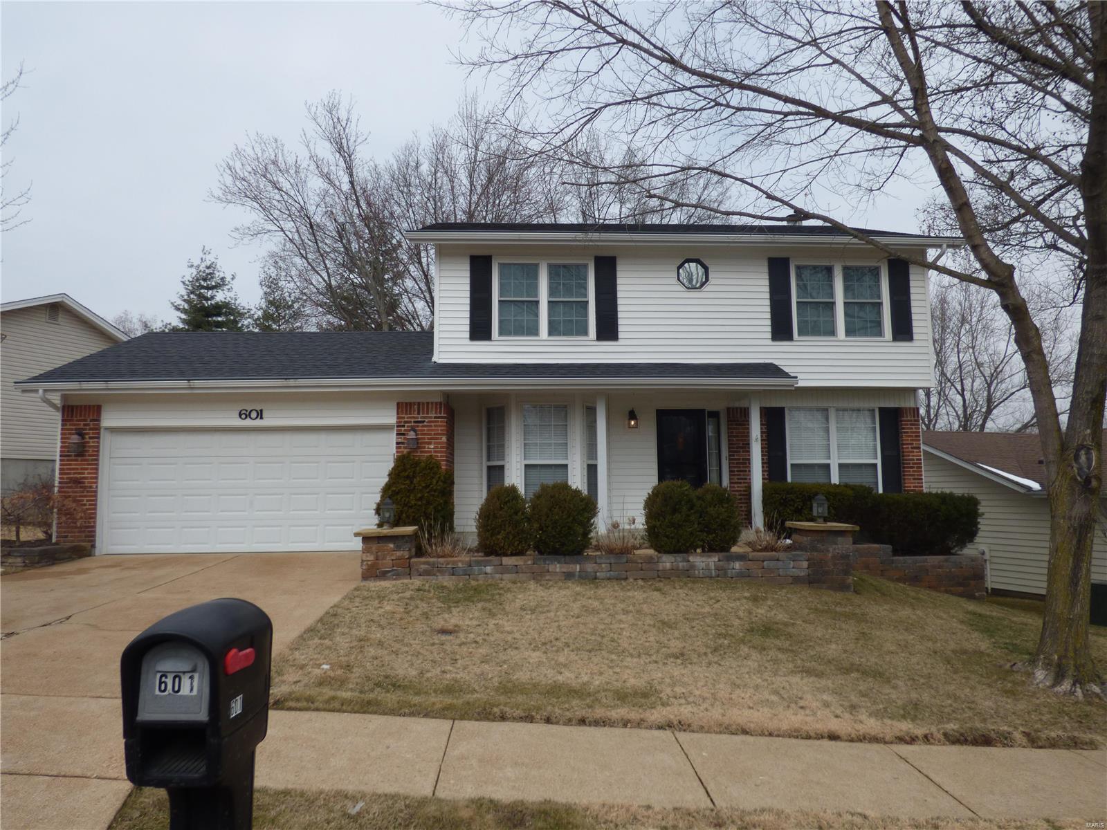 601 Rustic Valley Drive Ballwin, MO 63021 - Photo 1 of 20