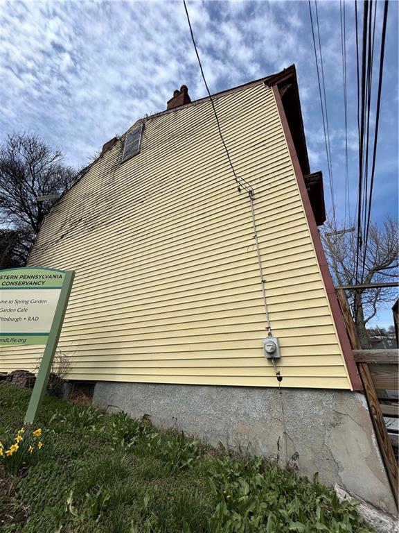 1000 Spring Garden Avenue Pittsburgh, PA 15212 - Photo 4 of 17 a view of a garage of the house