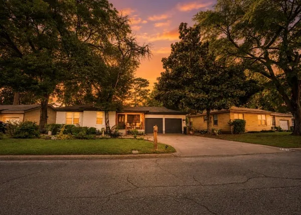 $269,999 | 743 Norwood Drive, Hurst, TX 76053