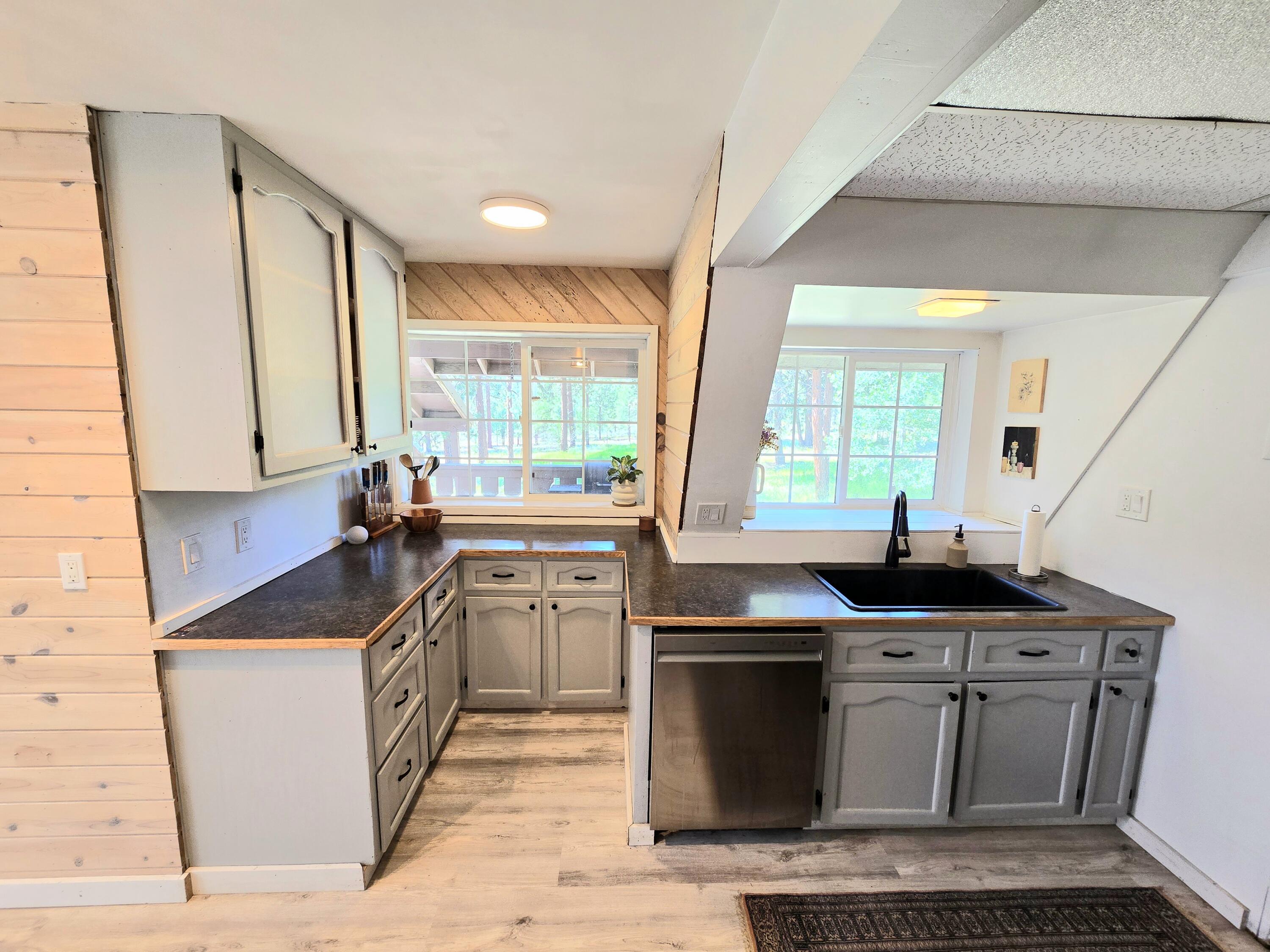 10211 Old Fort Road Klamath Falls, OR 97601 - Photo 15 of 79 20250619_152646