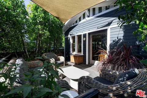 $1,650,000 | 1130 Electric Avenue, Venice, CA 90291