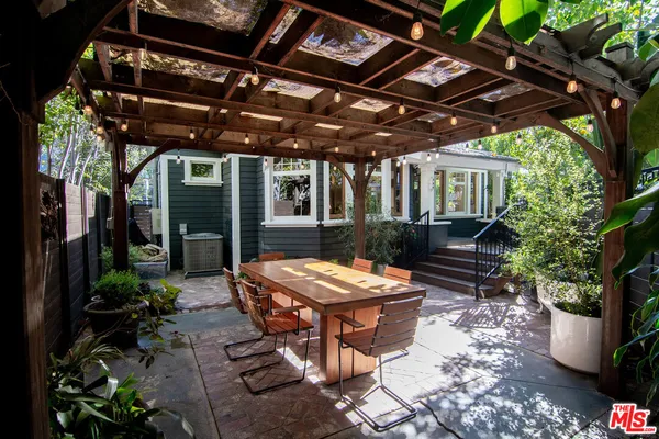 $1,650,000 | 1130 Electric Avenue, Venice, CA 90291