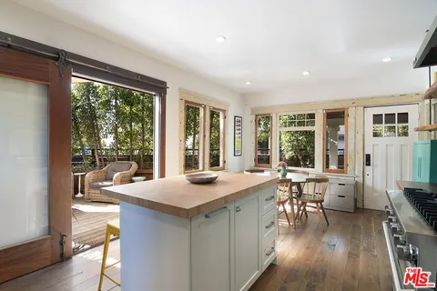 $1,650,000 | 1130 Electric Avenue, Venice, CA 90291