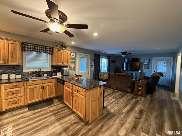 $138,000 | 75 Bedrock Ridge, Unit B, Elkville, IL 62932