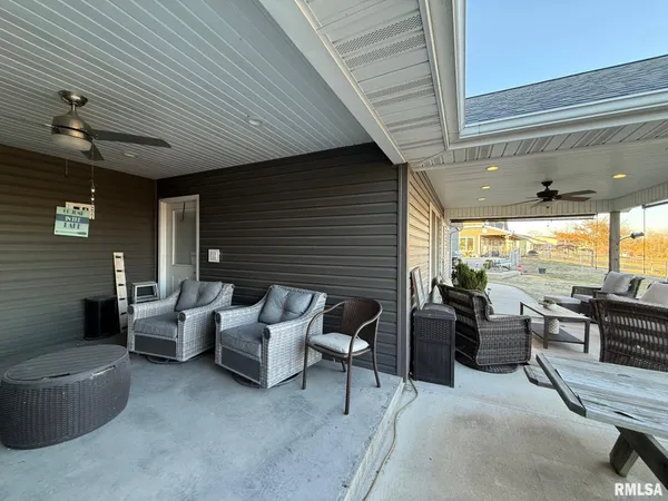 $138,000 | 75 Bedrock Ridge, Unit B, Elkville, IL 62932