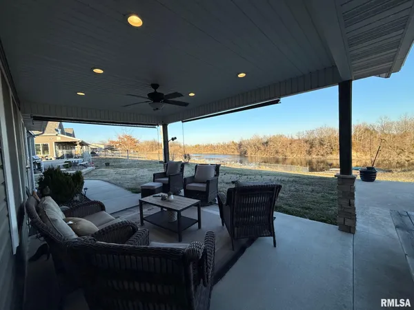 $138,000 | 75 Bedrock Ridge, Unit B, Elkville, IL 62932